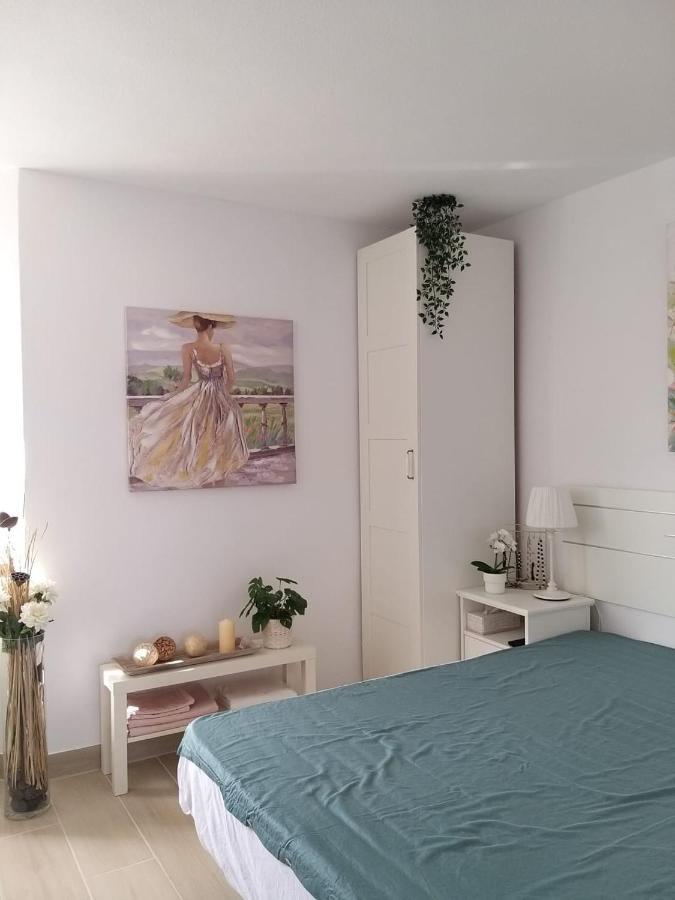 Neu Renoviertes, Huebsches Und Gemuetliches Appartement Mit Balkon Und Meerblick Коста-де-Антигуа Экстерьер фото